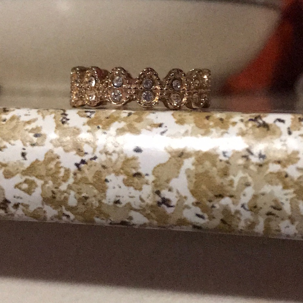 Gold ring with diamonds all around size 7